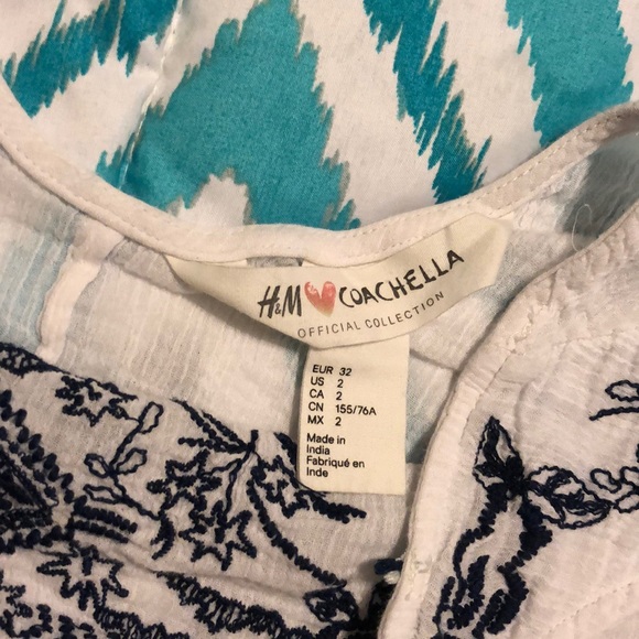 White open shoulder crop top - Picture 2 of 3